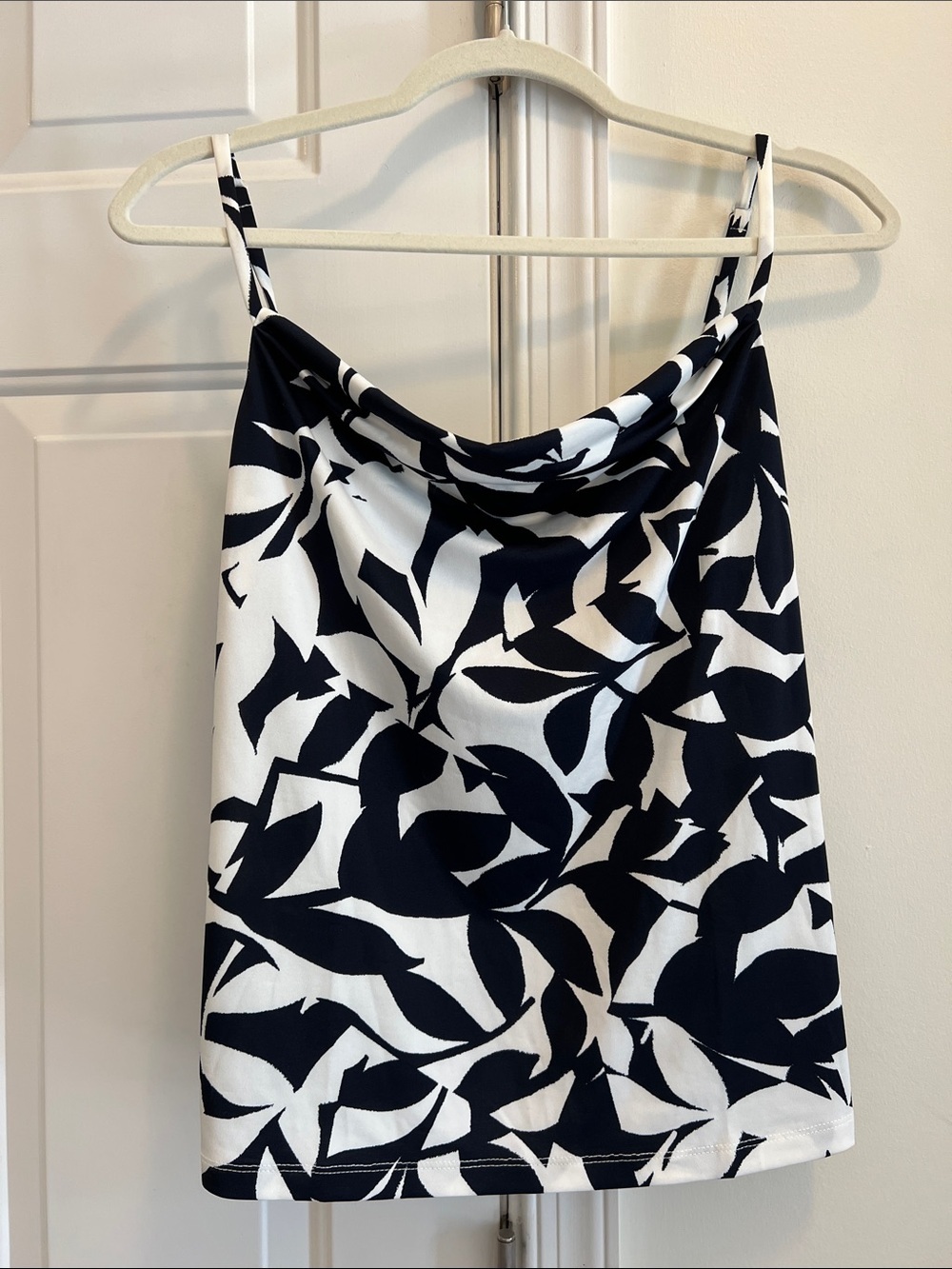 Fortune and Ivy Black Floral Cowl Neck Camisole Top Size M NWT
